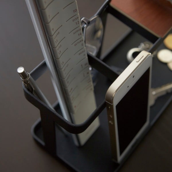 Melns daudzfunkcionāls statīvs ar dižskābarža koka detaļām YAMAZAKI Tower Desk Bar-image-1