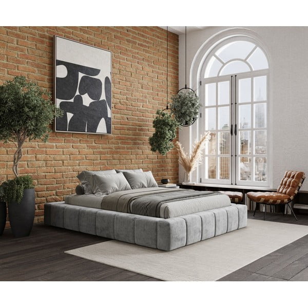 Gaiši pelēka polsterēta divvietīga gulta ar veļas kasti un redelēm 200x200 cm Aruba L – Maison de Rêve-image-4