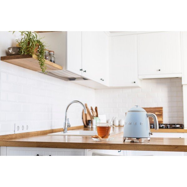 Gaiši zila nerūsējošā tērauda elektriskā tējkanna 800 ml Retro Style – SMEG-image-1