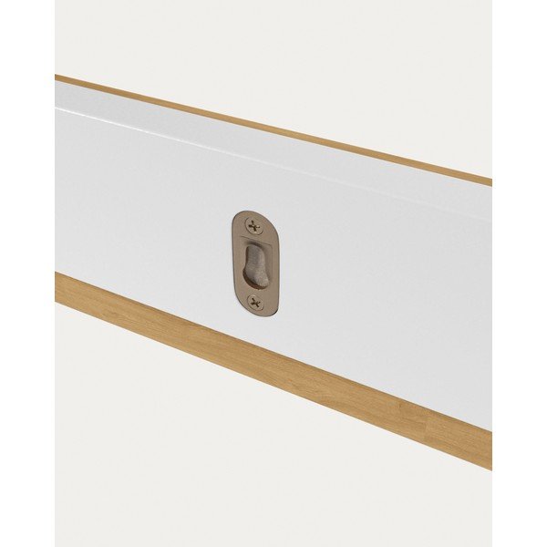 Balts/dabīga toņa sienas plaukts ar ozolkoka imitāciju 120 cm Abilen – Kave Home-image-3