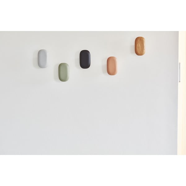 Melns ozolkoka sienas āķis Gemma Oak Black – MiaCara-image-4