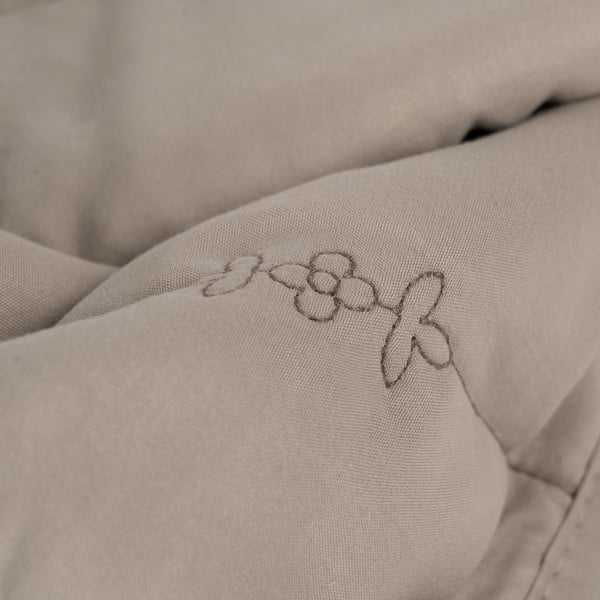 Pelēkbrūns stepēts gultas pārklājs 240x260 cm – Ixia-image-3