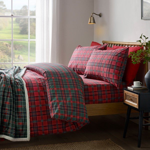Sarkana/tumši zaļa divguļamā gultas veļa 230x220 cm Tartan Check – Catherine Lansfield-image-1
