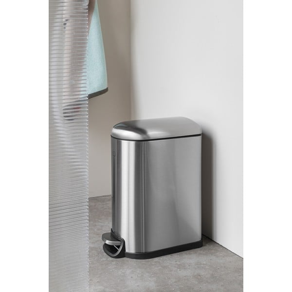 Sudraba krāsas nerūsējošā tērauda atkritumu tvertne ar pedāli 10 l Wather – Mette Ditmer Denmark-image-1
