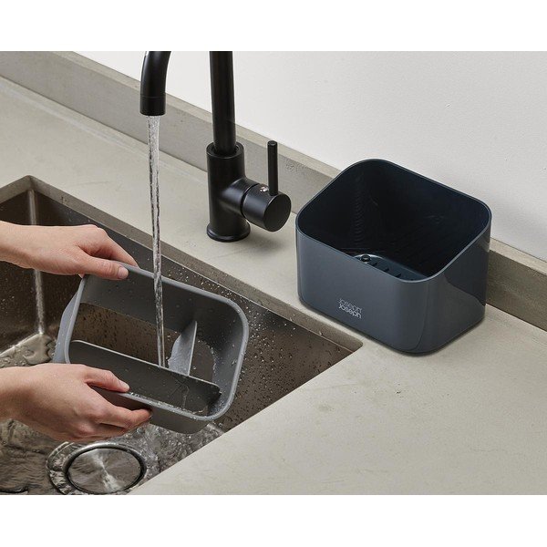 Tumši pelēks plastmasas mazgāšanas līdzekļu turētājs SinkStore – Joseph Joseph-image-3