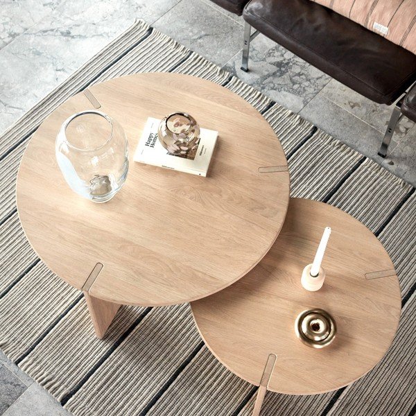 Dabīga toņa ozola masīvkoka apaļš žurnālgaldiņš ø 90 cm Oy – OYOY Living Design-image-1