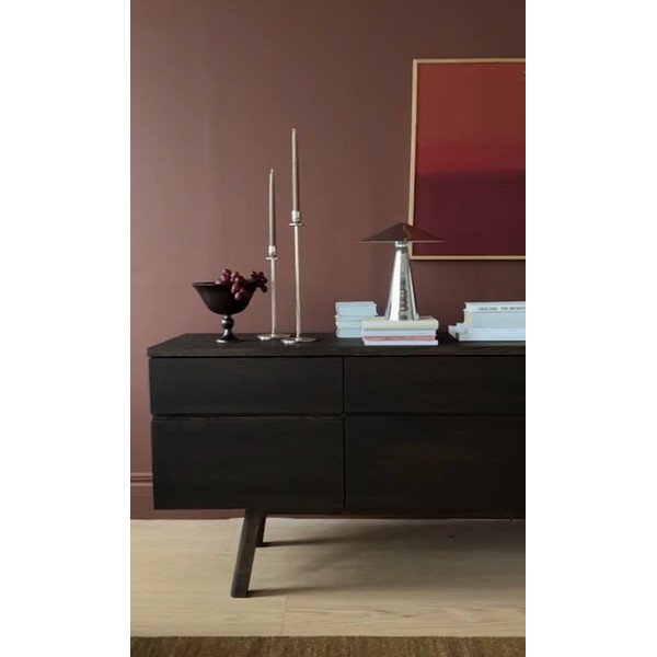 Tumša dabīga toņa ozola masīvkoka kumode 170x77x42 cm Cleardale – Rowico-image-1