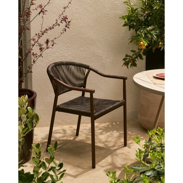 Brūns rotangpalmas dārza krēsls Livadia – Kave Home-image-1