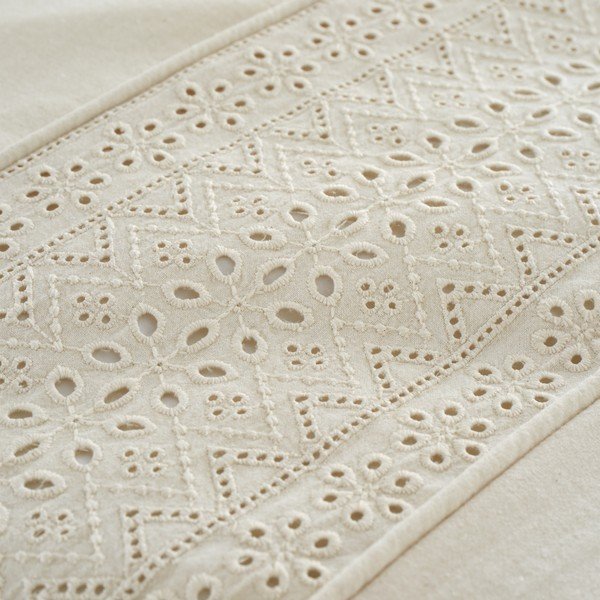 Krēmkrāsas vienguļamā gultas veļa 135x200 cm Broderie Anglaise – Catherine Lansfield-image-3