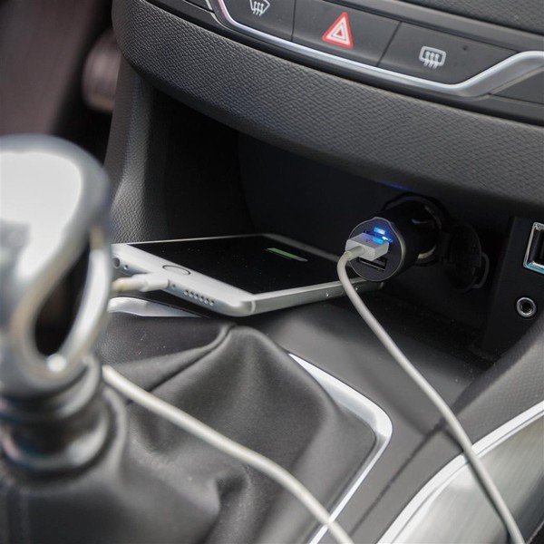 Automašīnas lādētājs ar 2 USB pieslēgvietām XD dizains-image-1