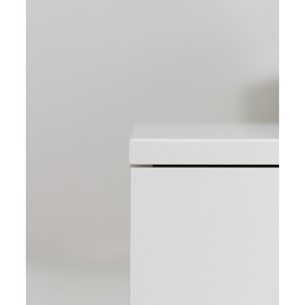 Balta kumode ar ozolkoka kājām Tenzo Birka, 176,5 x 78 cm-image-1