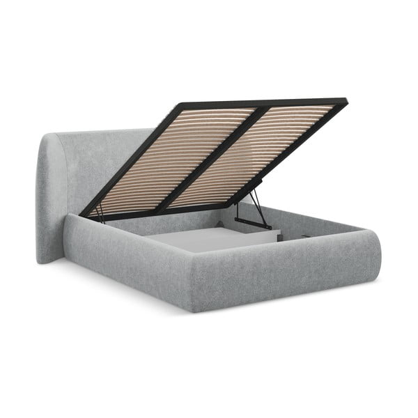 Gaiši pelēka polsterēta divvietīga gulta ar veļas kasti un redelēm 180x200 cm Hauke – Makamii-image-2