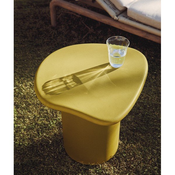 Betona dārza galdiņš 47x48 cm Macarella – Kave Home-image-1