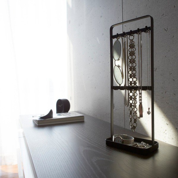 Melns juvelierizstrādājumu statīvs YAMAZAKI Tower-image-3