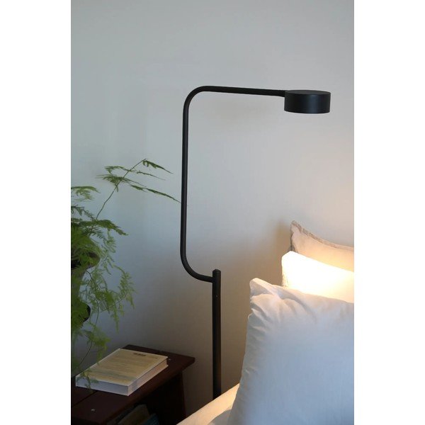 Melna LED stāvlampa ar regulējamu spilgtumu un metāla abažūru (augstums 130 cm) Hugo – Markslöjd-image-2