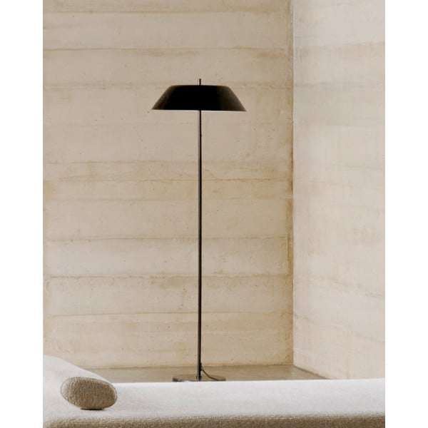 Melna stāvlampa ar metāla abažūru (augstums 153 cm) Sayra – Kave Home-image-2