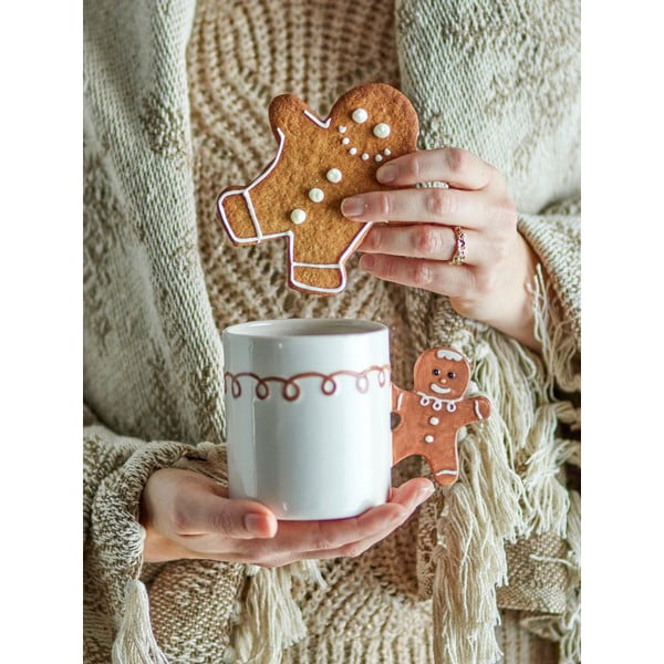 Krēmkrāsas māla krūze ar Ziemassvētku motīvu 350 ml Ginnie – Bloomingville-image-1