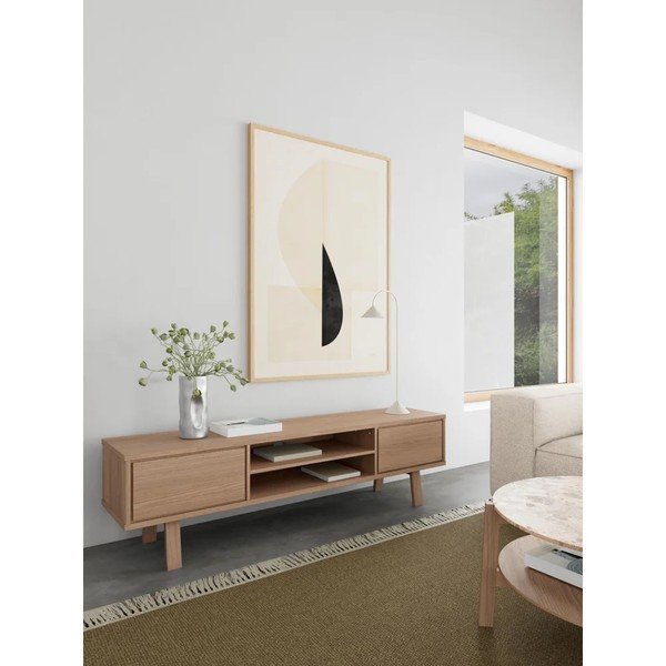 Gaiša dabīga toņa finierēts TV galdiņš 180x50x40 cm Lamberth – Actona-image-1