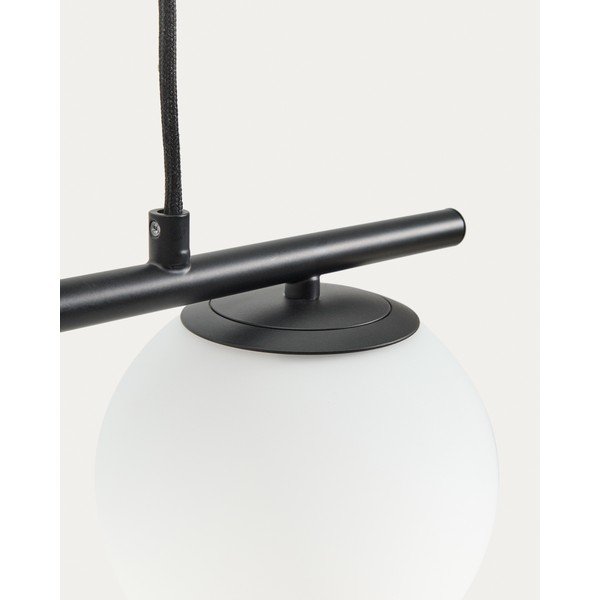 Balta/melna metāla piekaramā lampa ar stikla abažūru Brisia – Kave Home-image-4