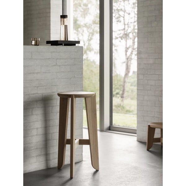 Dabīga toņa ozola masīvkoka bāra taburete (sēdekļa augstums 75 cm) Eli – Blomus-image-4