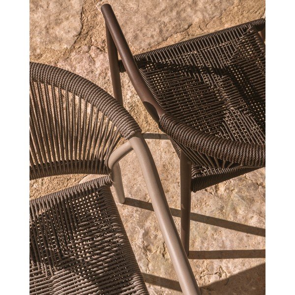 Pelēkbrūns rotangpalmas dārza krēsls Livadia – Kave Home-image-2
