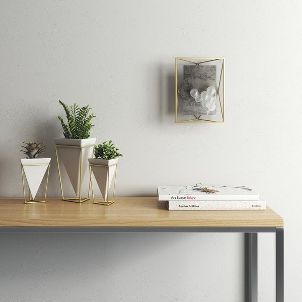 Zelta krāsas metāla stāvošs/piekarināms foto rāmis 15x20 cm Prisma – Umbra-image-3