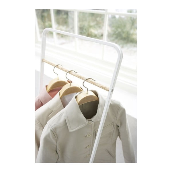 Balts metāla drēbju pakaramais statīvs Tower – YAMAZAKI-image-3