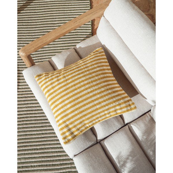 Zaļš/bēšs polsterēts dārza dīvāns Menfi – Kave Home-image-4