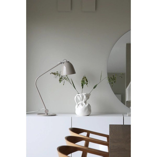 Pelēkbēša galda lampa ar metāla abažūru (augstums 47 cm) Tilt – Markslöjd-image-1