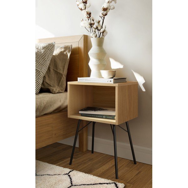 Dabīga toņa naktsgaldiņš ar ozolkoka imitāciju Rayburn – Woodman-image-1