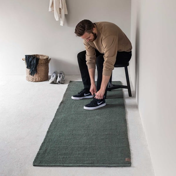 Tumši zaļš džutas paklājs 75x245 cm Ribbon – Mette Ditmer Denmark-image-2