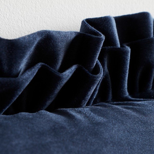 Samta dekoratīvais spilvens 43x43 cm Velvet Double Frill – Catherine Lansfield-image-2