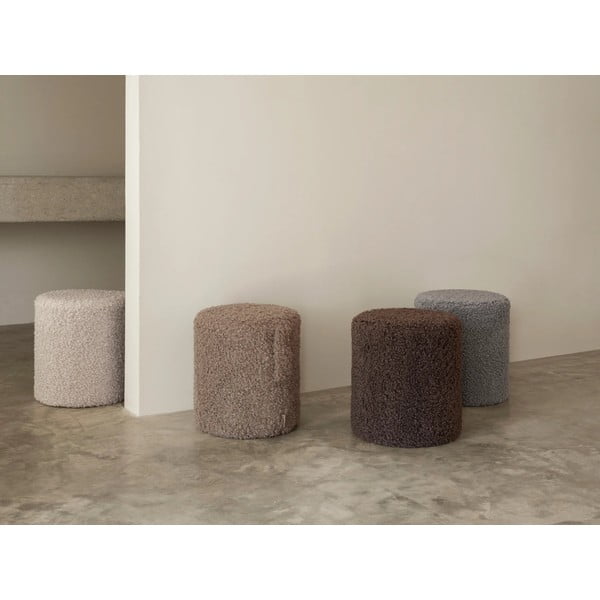 Tumši brūns pufs no buklē auduma Teddy – Blomus-image-4