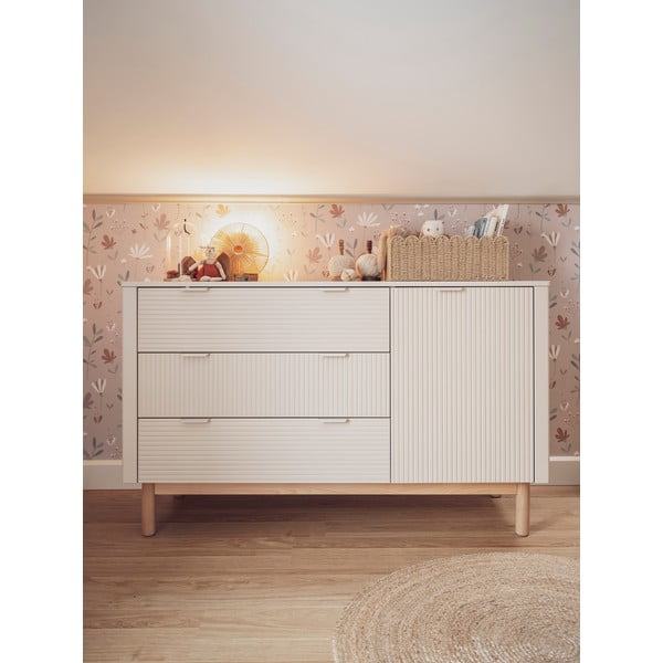 Bēša zema bērnu kumode 144,5x52 cm Miloo – Pinio-image-4