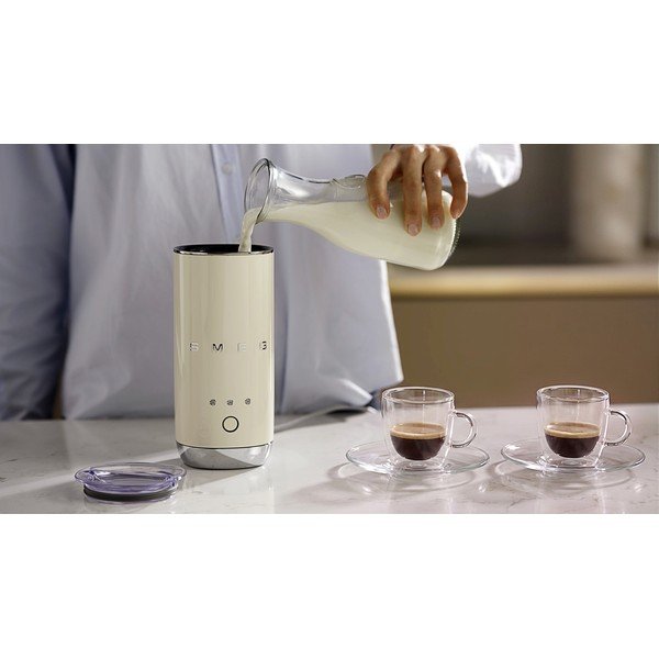 Krēmkrāsas plastmasas elektriskais piena putotājs 120 ml – SMEG-image-2