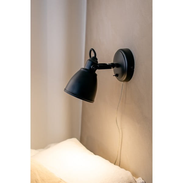 Melna sienas lampa Markslöjd Fjallbacka-image-1