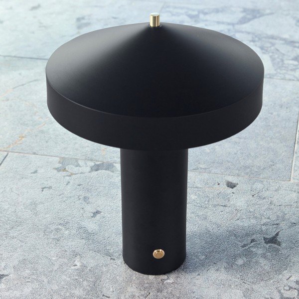 Melna metāla galda lampa (augstums 41 cm) Hatto – OYOY Living Design-image-1