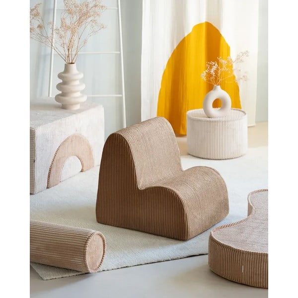 Gaiši brūns velveta bērnu dīvāna spilvens Roll – Wigiwama-image-2