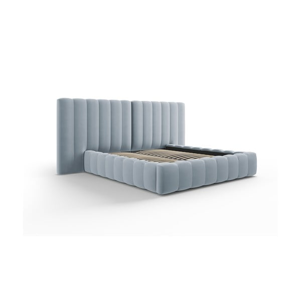 Gaiši zila polsterēta divvietīga gulta ar veļas kasti un režģi 160x200 cm Gina – Milo Casa