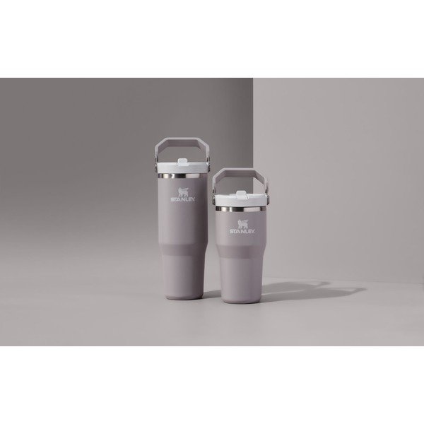 Gaiši pelēks nerūsējošā tērauda termoss 600 ml IceFlow™ Flip Straw 2.0 Tumbler Ash – Stanley-image-2