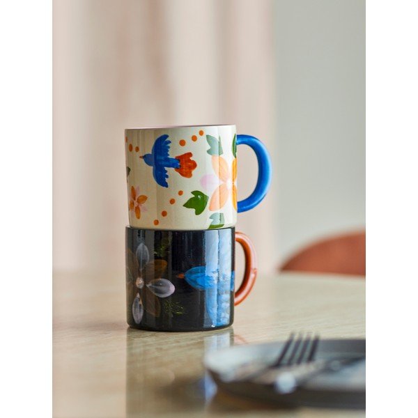 Melnas/bēšas keramikas krūzes (2 gab.) 300 ml Maricala – Bloomingville-image-1