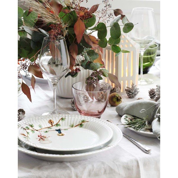 Balts porcelāna šķīvis ar Ziemassvētku motīvu ø 22 cm Hammershøi Christmas – Kähler Design-image-1