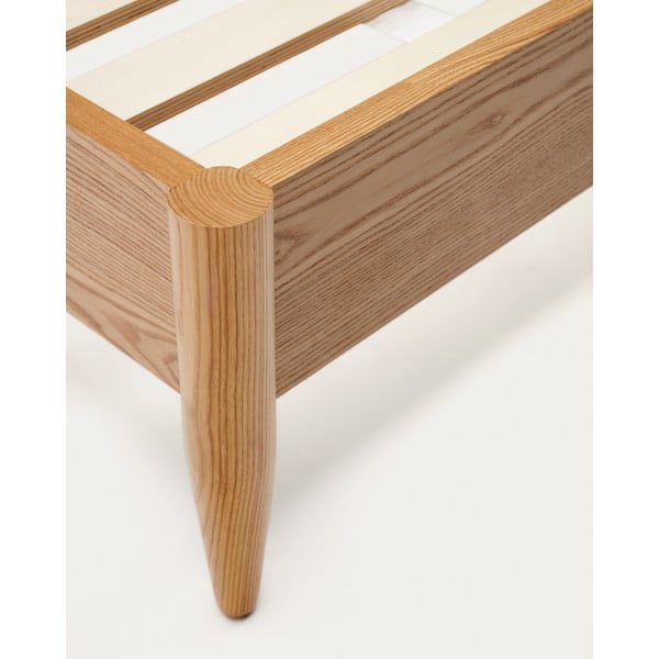 Bēša/dabīga toņa oša masīvkoka divvietīga gulta ar režģi 160x200 cm Octavia – Kave Home-image-3