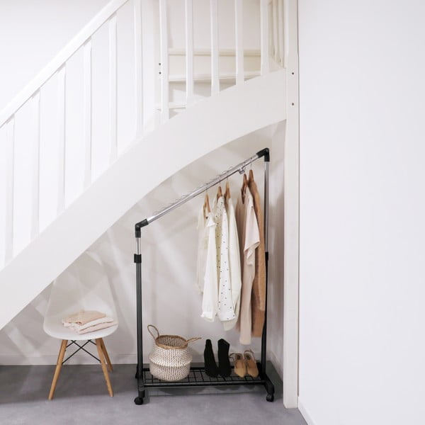 Melns metāla pagarināms/pārvietojams drēbju pakaramais statīvs Under Stairs – Compactor-image-1