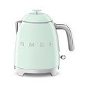 Gaiši zaļa nerūsējošā tērauda elektriskā tējkanna 800 ml Retro Style – SMEG