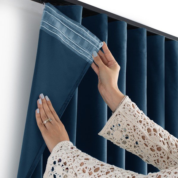 Zils samta daļēji gaismu necaurlaidīgs aizkars 200x225 cm Velto – Filumi-image-3