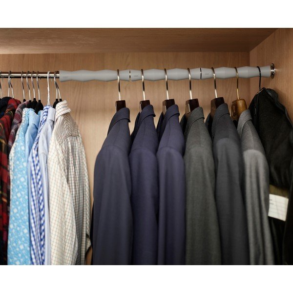 Plastmasas drēbju skapja stieņa uzlika (2 gab.) Orderly – Joseph Joseph-image-3