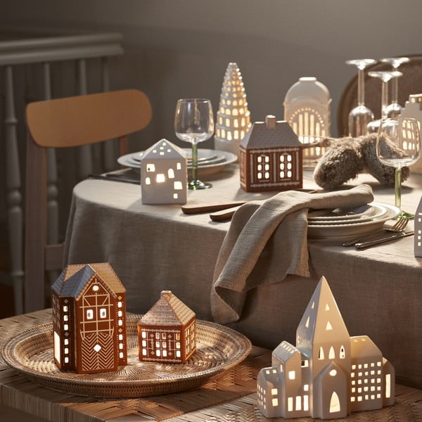 Keramikas svečturis tējas svecītēm Gingerbread Lighthouse – Kähler Design-image-1