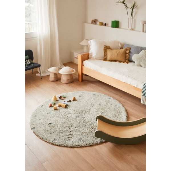 Gaiši zaļš mazgājams/ar rokām darināts kokvilnas bērnu paklājs ø140 cm Round Dot Blue Sage – Lorena Canals-image-1