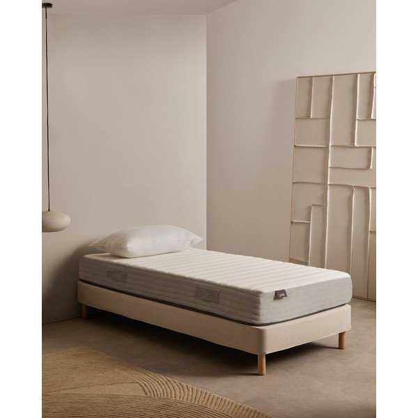 Vidēji stingrs putu matracis ar termoregulāciju 90x200 cm Yoko – Kave Home-image-1